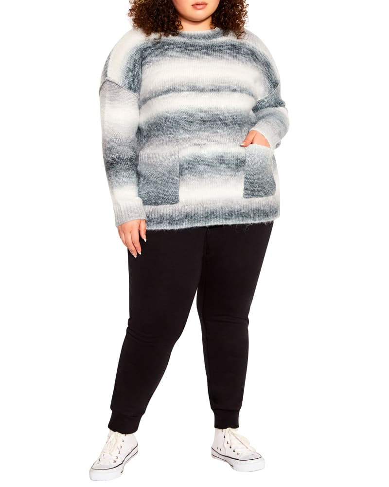 Front of a model wearing a size 18 SWEATER STRIPE POCKET in Smokey by avenue. | dia_product_style_image_id:310507